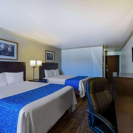 Travelodge By Wyndham ליווינגסטון מראה חיצוני תמונה