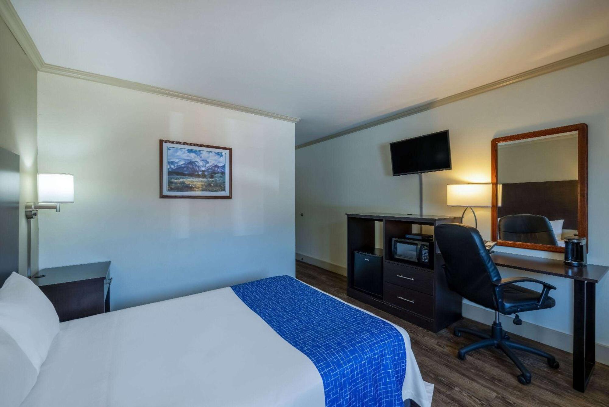 Travelodge By Wyndham ליווינגסטון מראה חיצוני תמונה